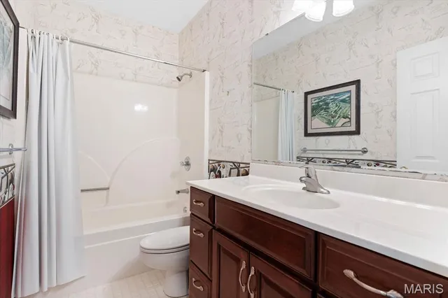 $598,800 | 1609 10th Fairway Drive, Belleville, IL 62220