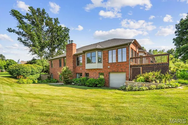 $598,800 | 1609 10th Fairway Drive, Belleville, IL 62220