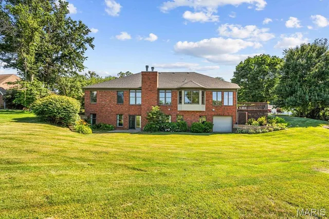 $598,800 | 1609 10th Fairway Drive, Belleville, IL 62220