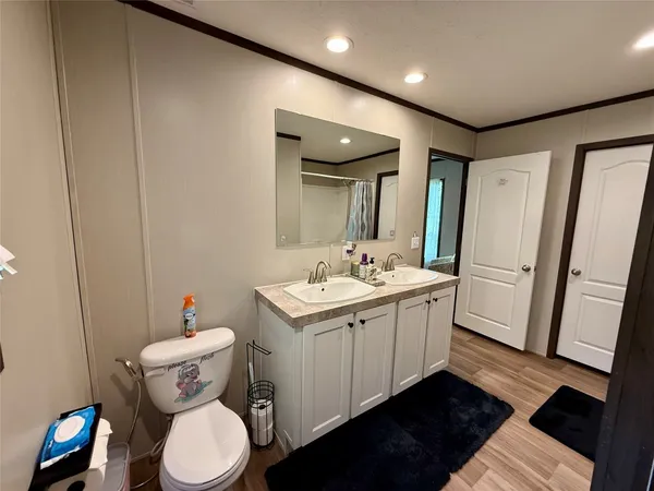 $1,800 | 13298 County Road 190, Alvin, TX 77511