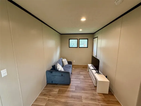 $1,800 | 13298 County Road 190, Alvin, TX 77511