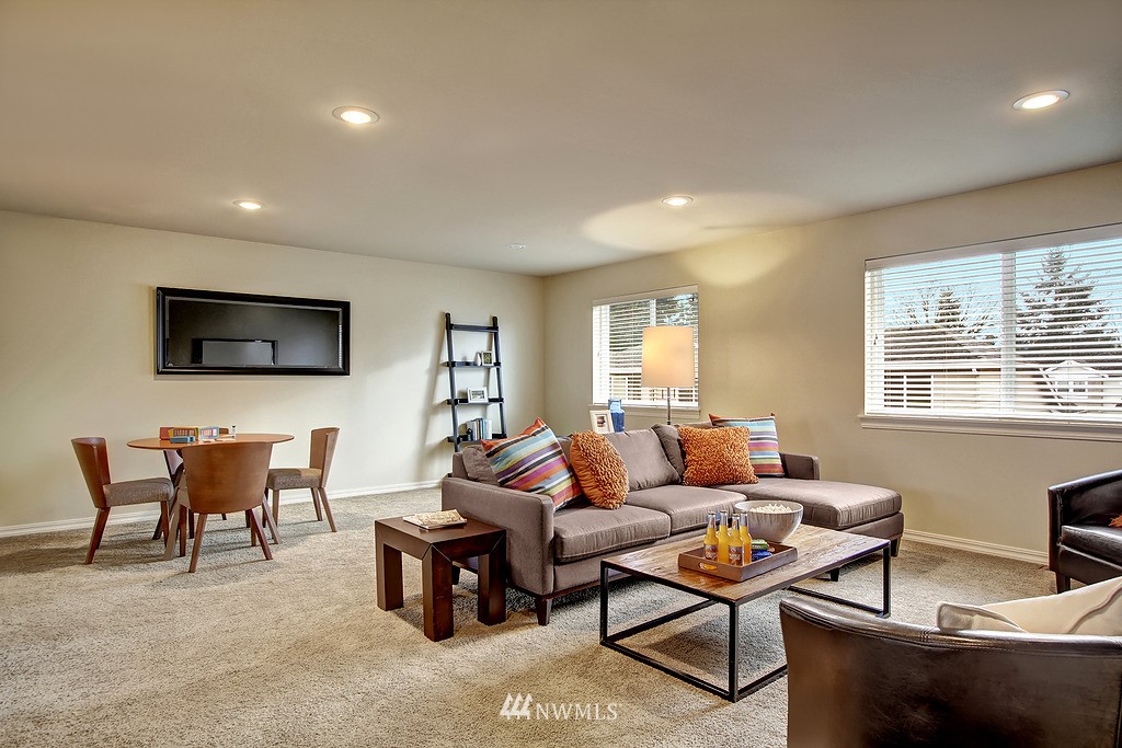 4707 Northeast 1st Street Renton, WA 98059 - Photo 13 of 18