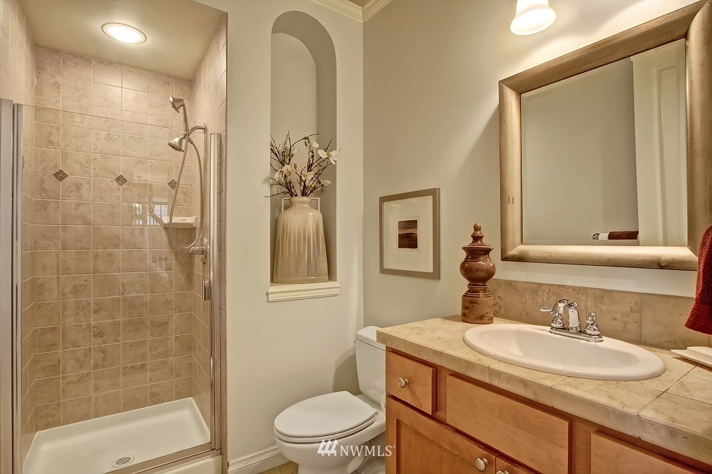 4707 Northeast 1st Street Renton, WA 98059 - Photo 6 of 18