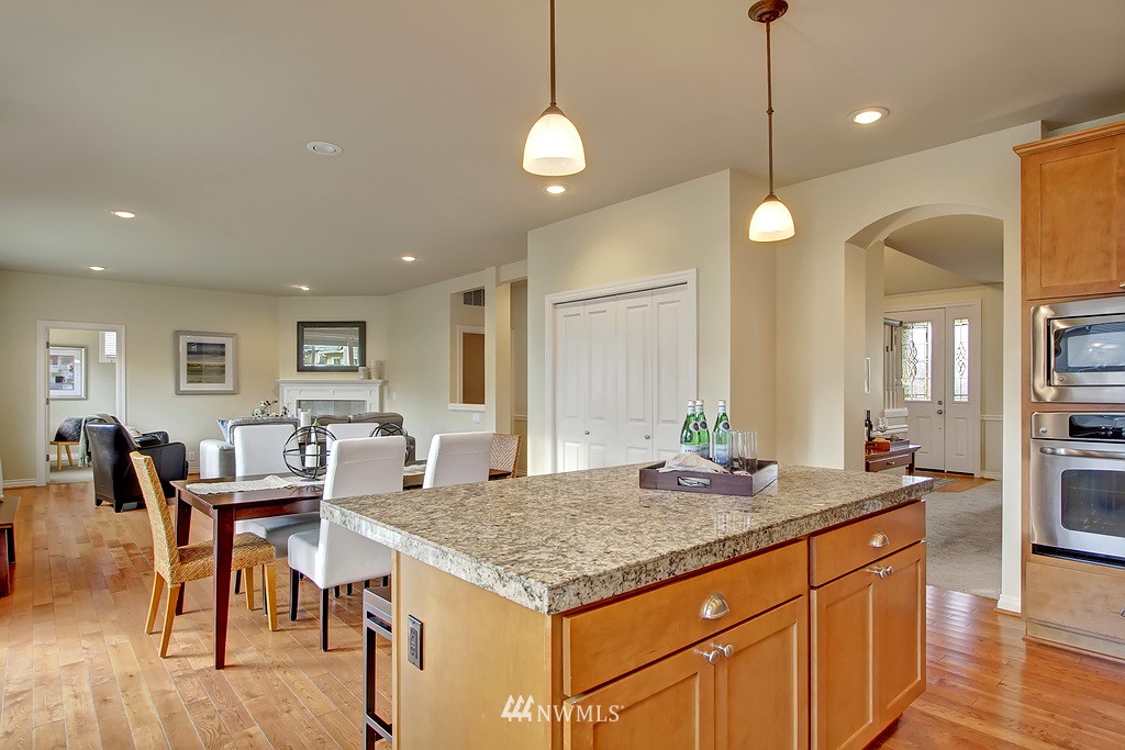 4707 Northeast 1st Street Renton, WA 98059 - Photo 8 of 18