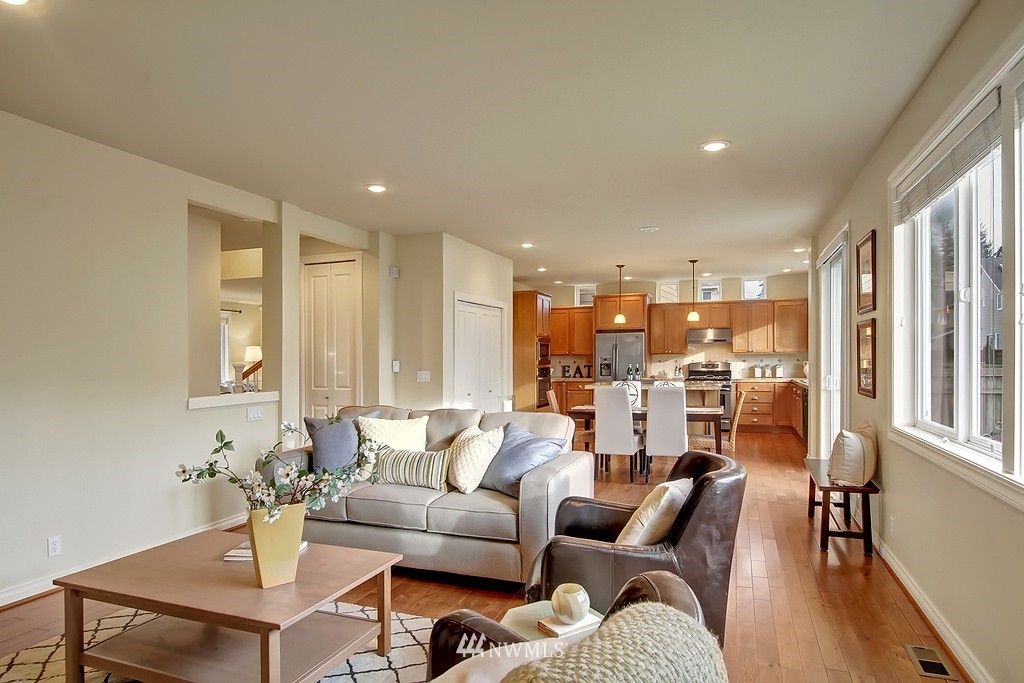 4707 Northeast 1st Street Renton, WA 98059 - Photo 10 of 18