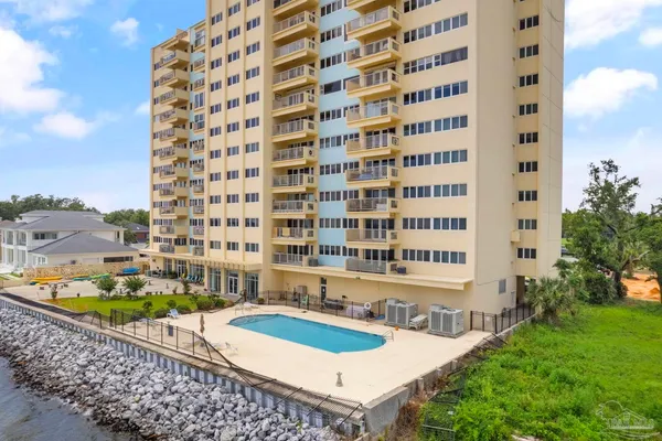 $240,000 | 825 Bayshore Drive, Unit 700, Pensacola, FL 32507