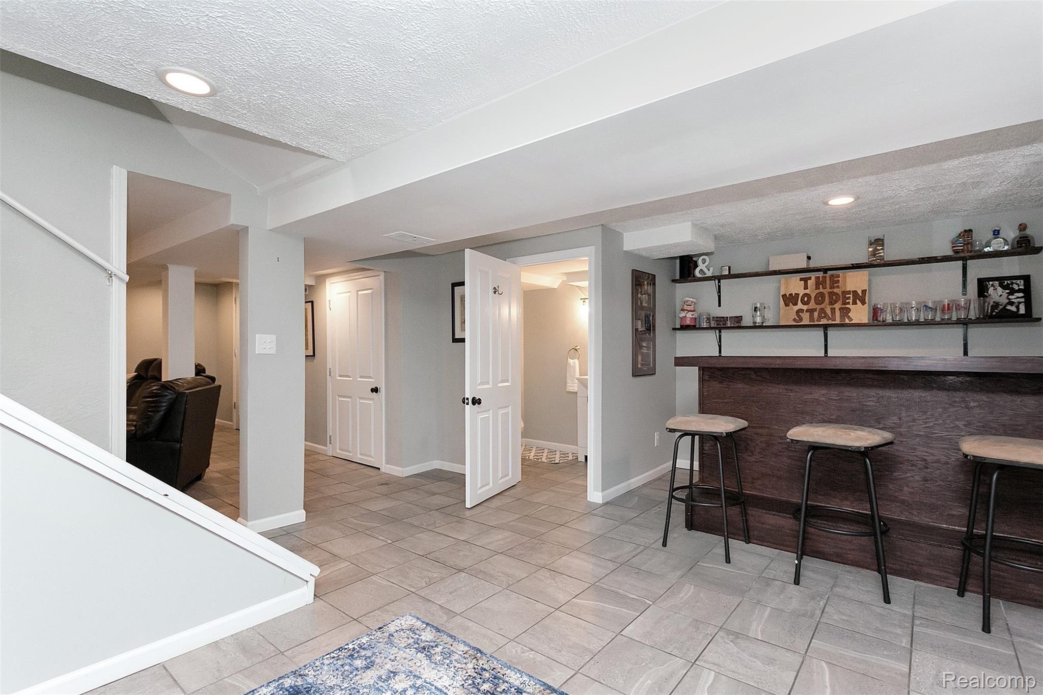 1591 Cambridge Road Berkley, MI 48072 - Photo 7 of 29 Family Room