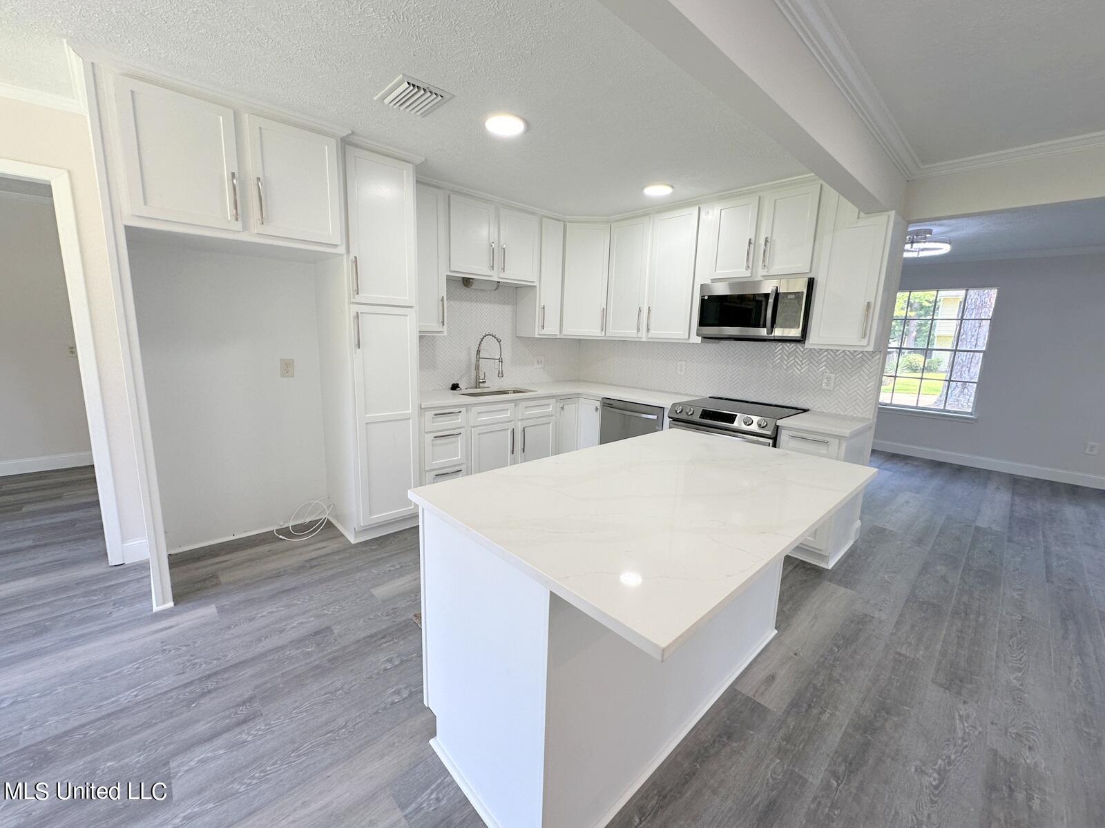710 Woodhill Road Jackson, MS 39206 - Photo 8 of 27 Kitchen