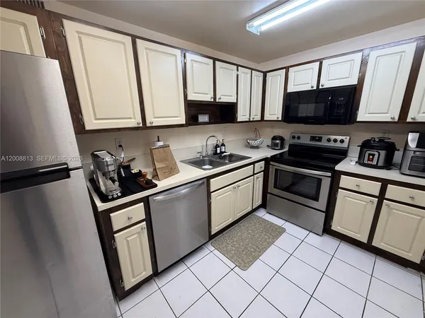 $1,850 | 9270 Fontainebleau Boulevard, Unit 102, Miami, FL 33172