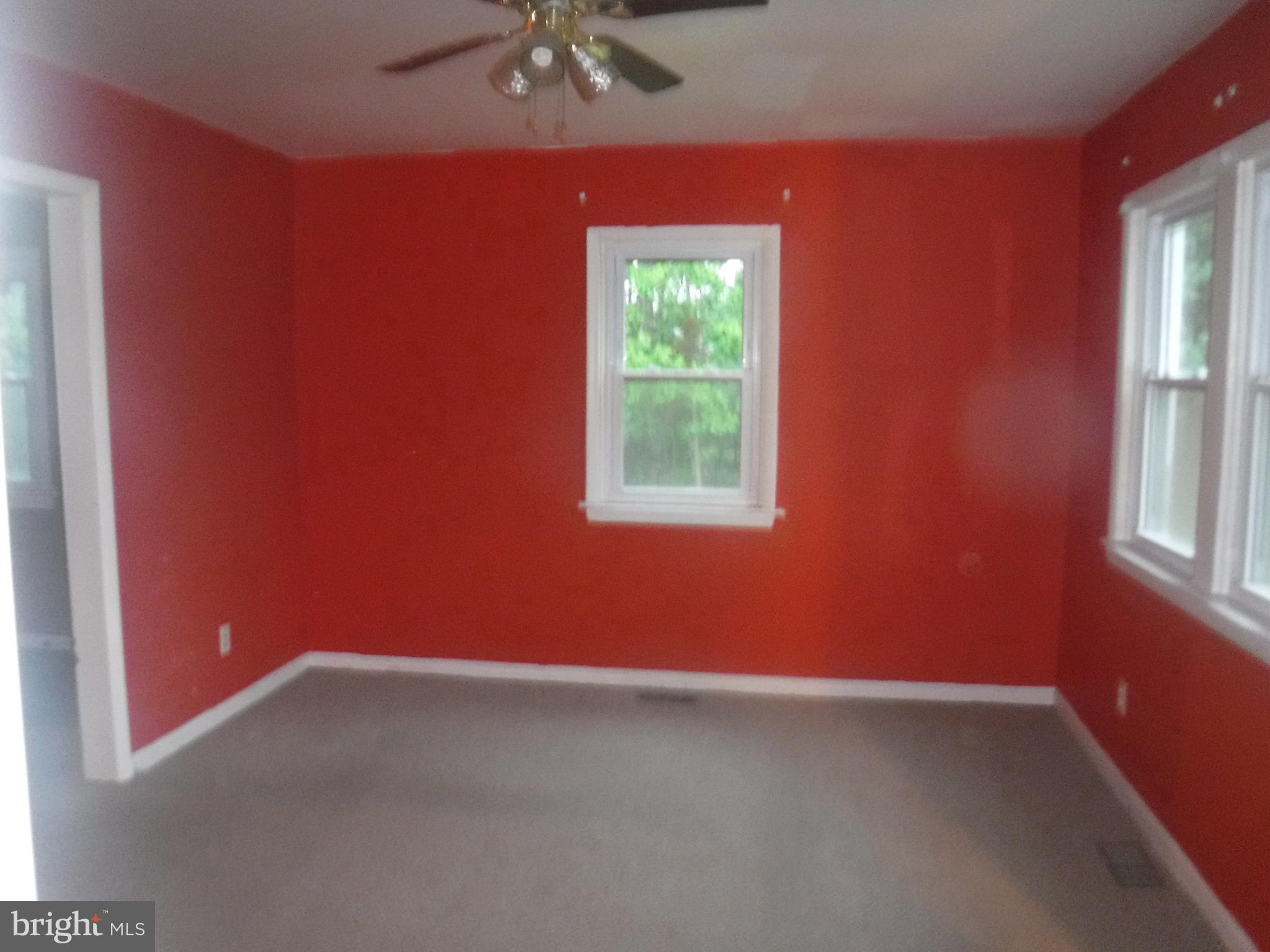 1001 Norwood Road Silver Spring, MD 20905 - Photo 9 of 18 Living Room-Main Level