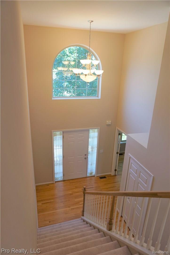 19991 Farmington Road Livonia, MI 48152 - Photo 3 of 17 foyer.jpg