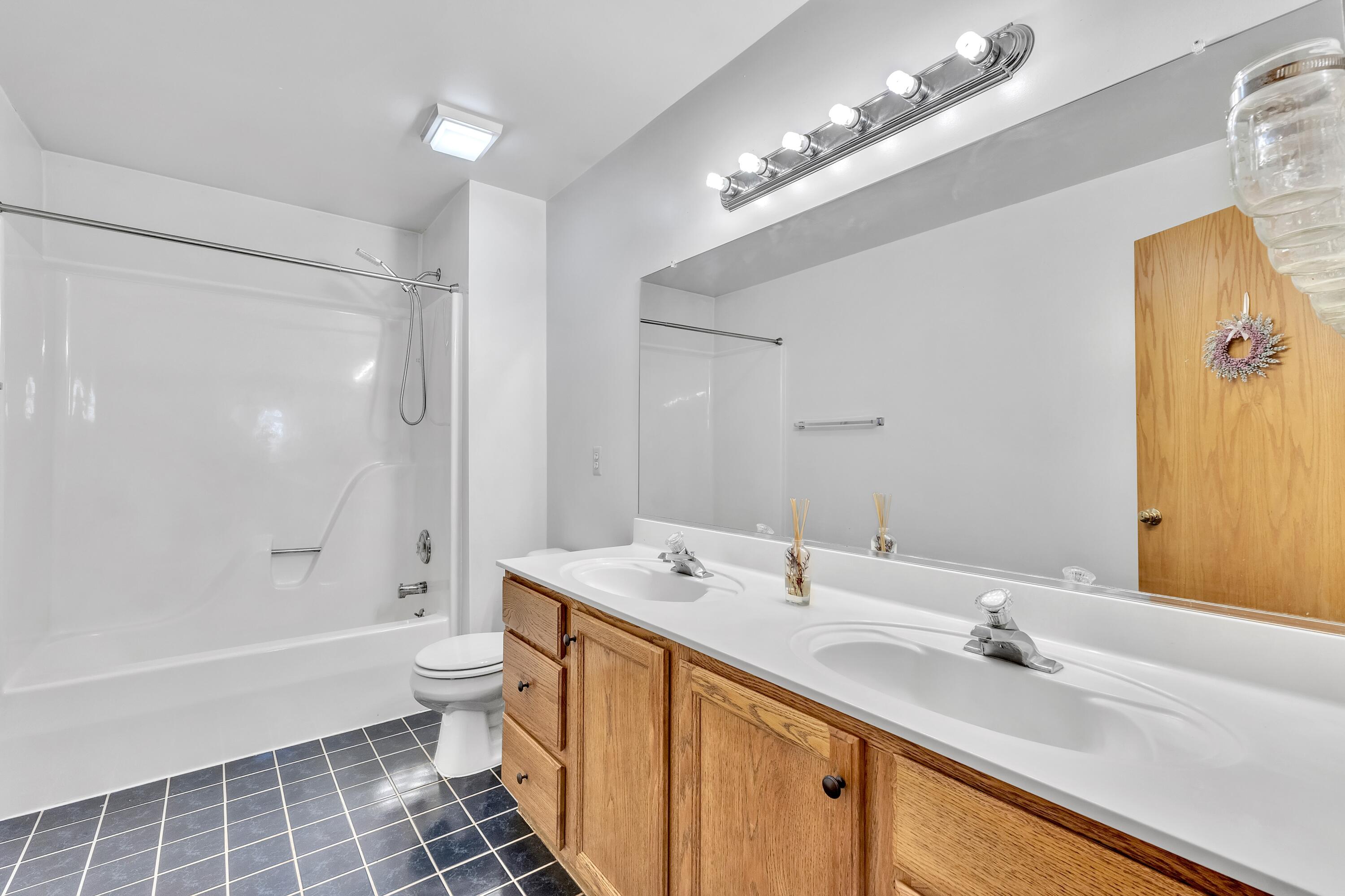 1860 Chicory Ridge Ann Arbor, MI 48103 - Photo 31 of 41 2nd Full Bath/ Double Sink