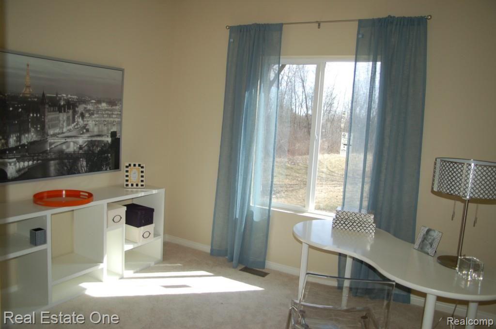 3370 Hazelton Avenue Rochester, MI 48307 - Photo 4 of 12 LIB OR 5TH BDRM.jpg