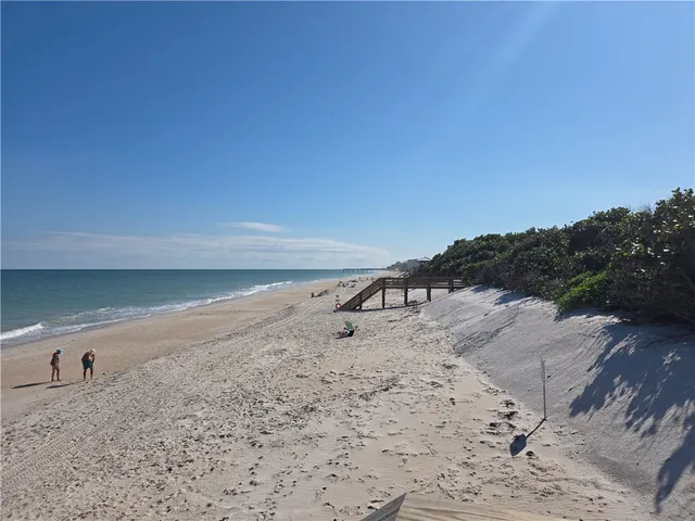 a view of a room with an empty space