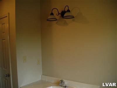 664 Almond Road Walnutport, PA 18088 - Photo 16 of 22 Gallery Image 16