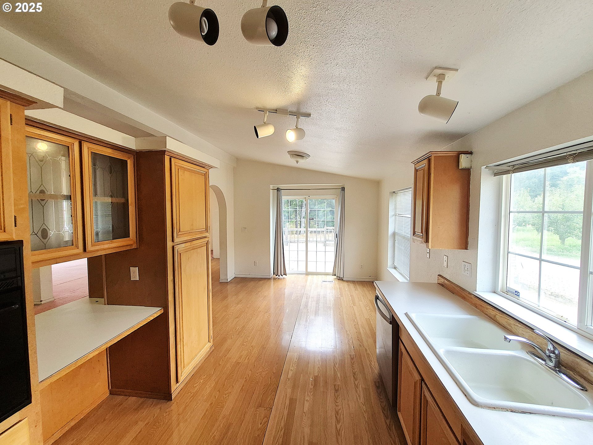 3720 Scott Road Hood River, OR 97031 - Photo 24 of 24 Kitchen/Dining Room