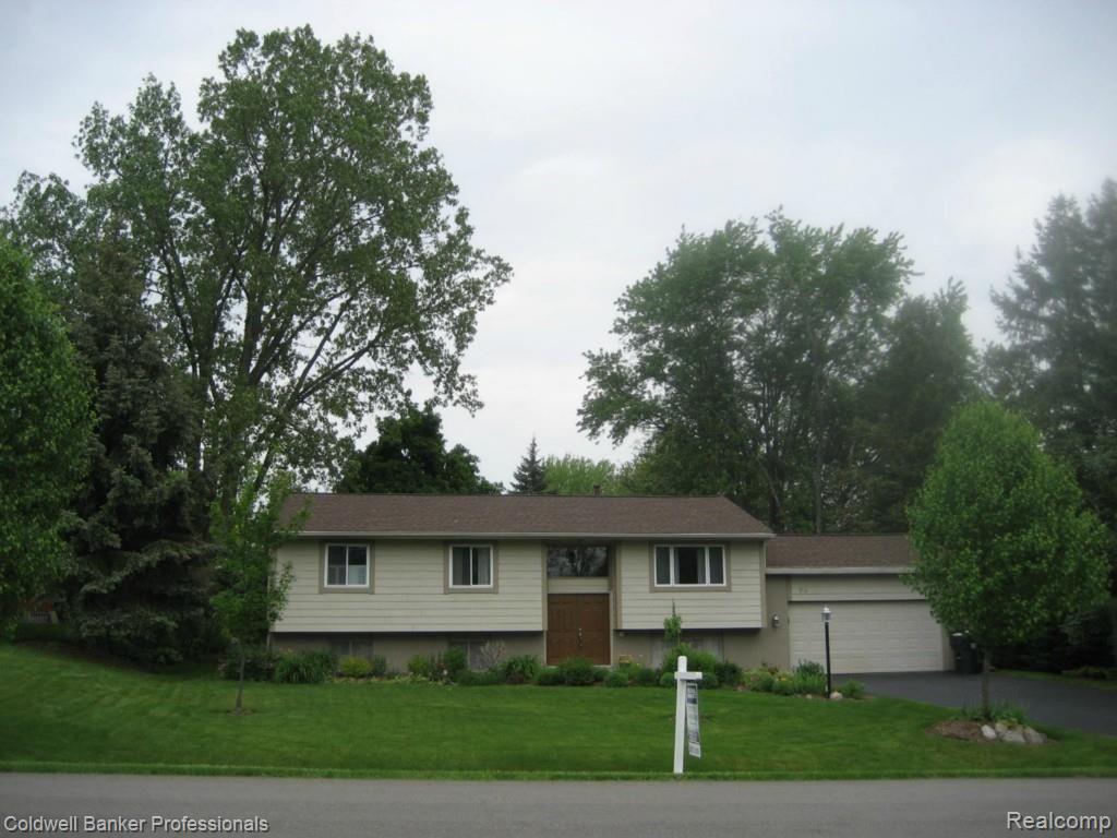 70 Stark Road Rochester, MI 48307 - Photo 26 of 35 Half Acre Nestled Lush Landscaping