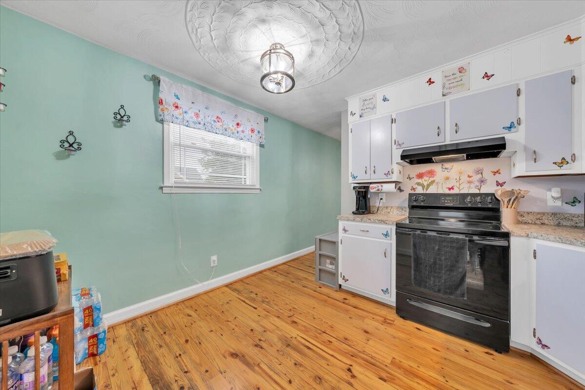 209 Liberty Road Northeast Roanoke, VA 24012 - Photo 10 of 33 10-MIB02272