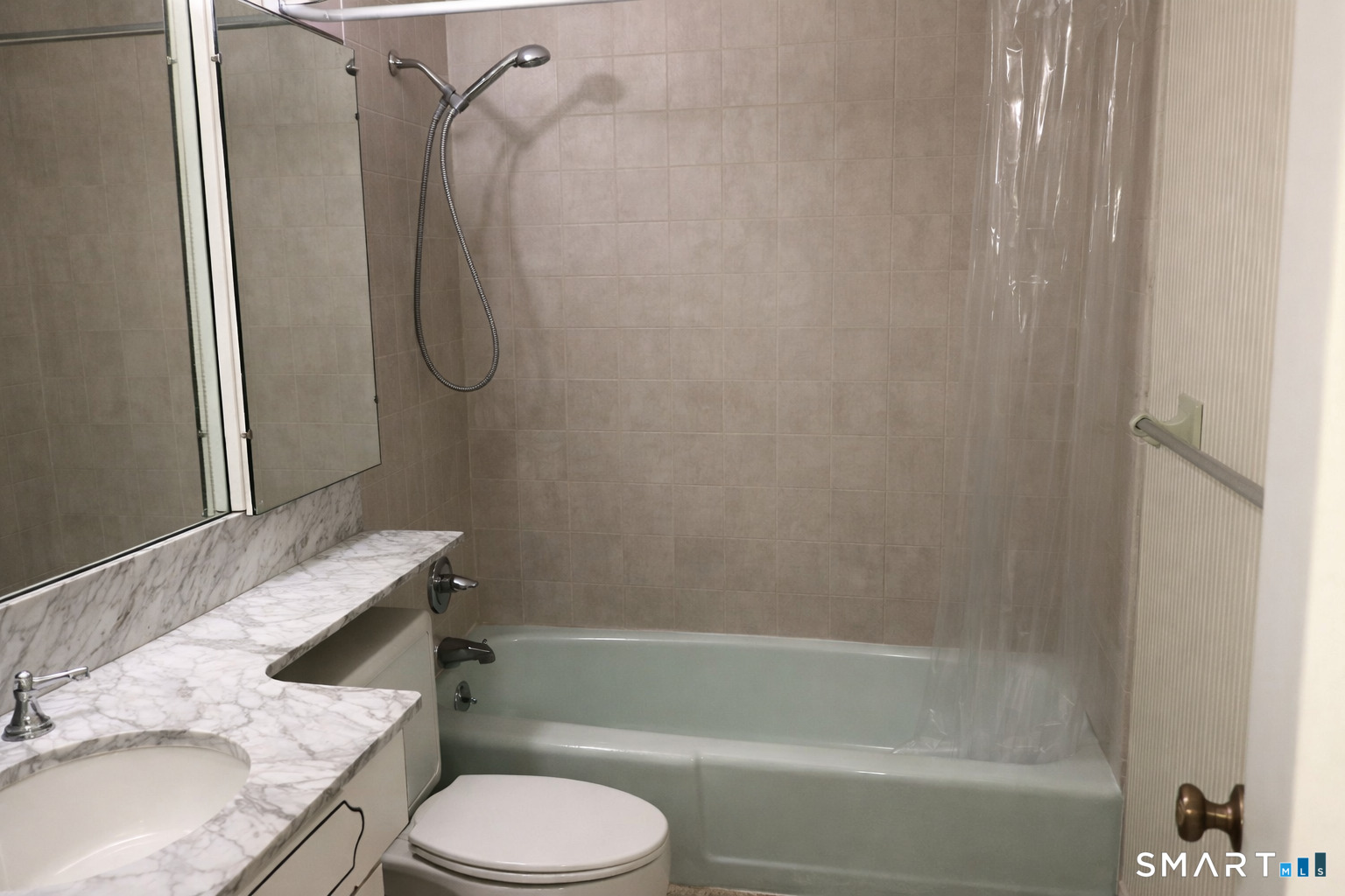1201 Stratfield Road, Unit 1201 Fairfield, CT 06825 - Photo 7 of 15