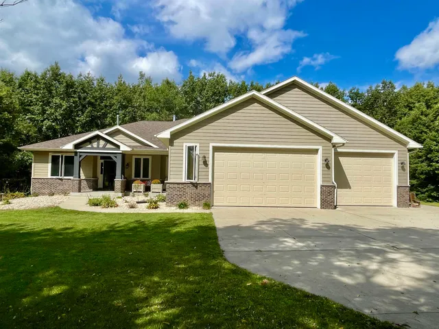 $699,900 | 9426 North Raven Court, Milton, WI 53563