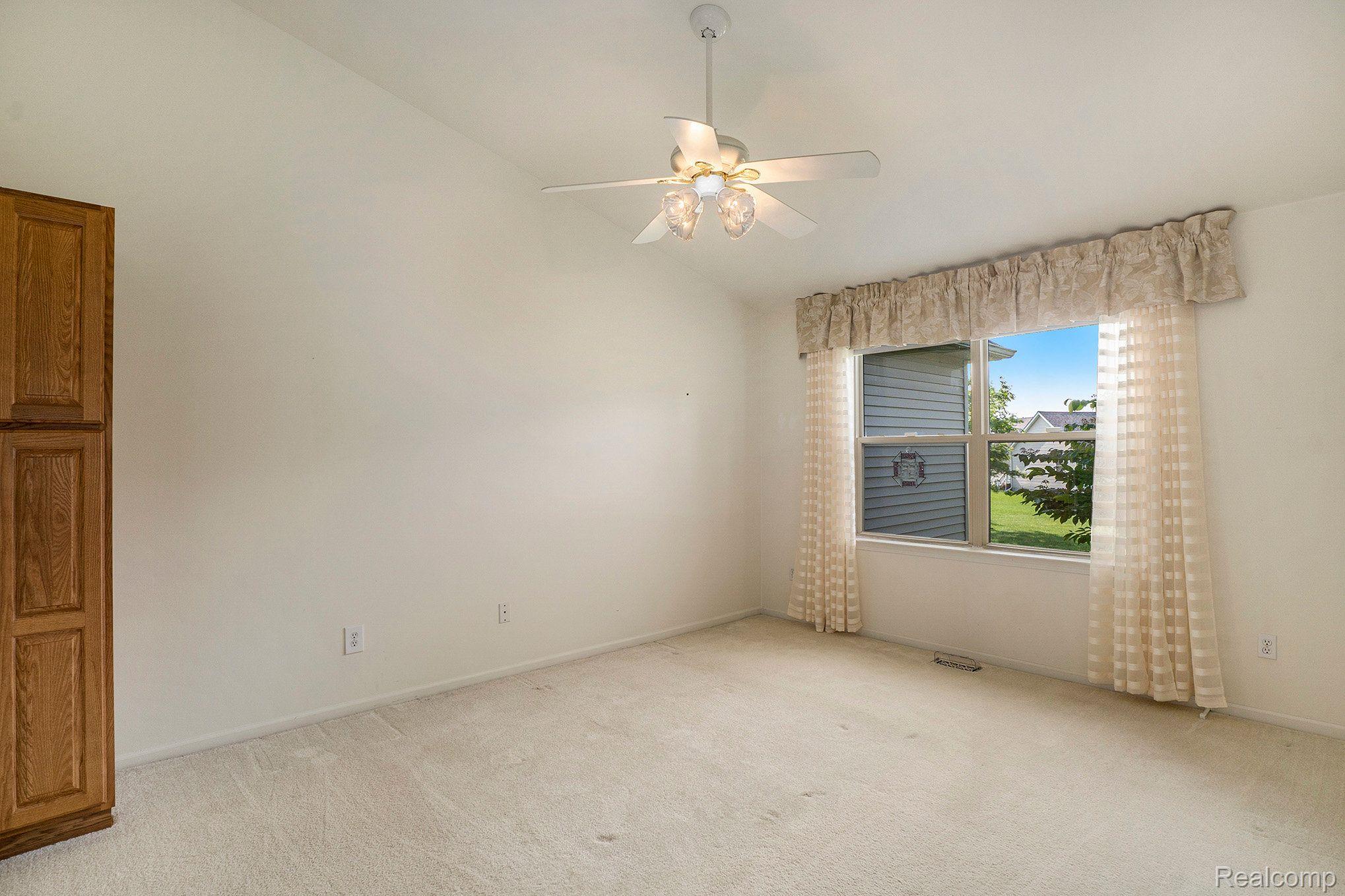 2231 Chase Point Court Flushing, MI 48433 - Photo 9 of 24 Gallery Image 9