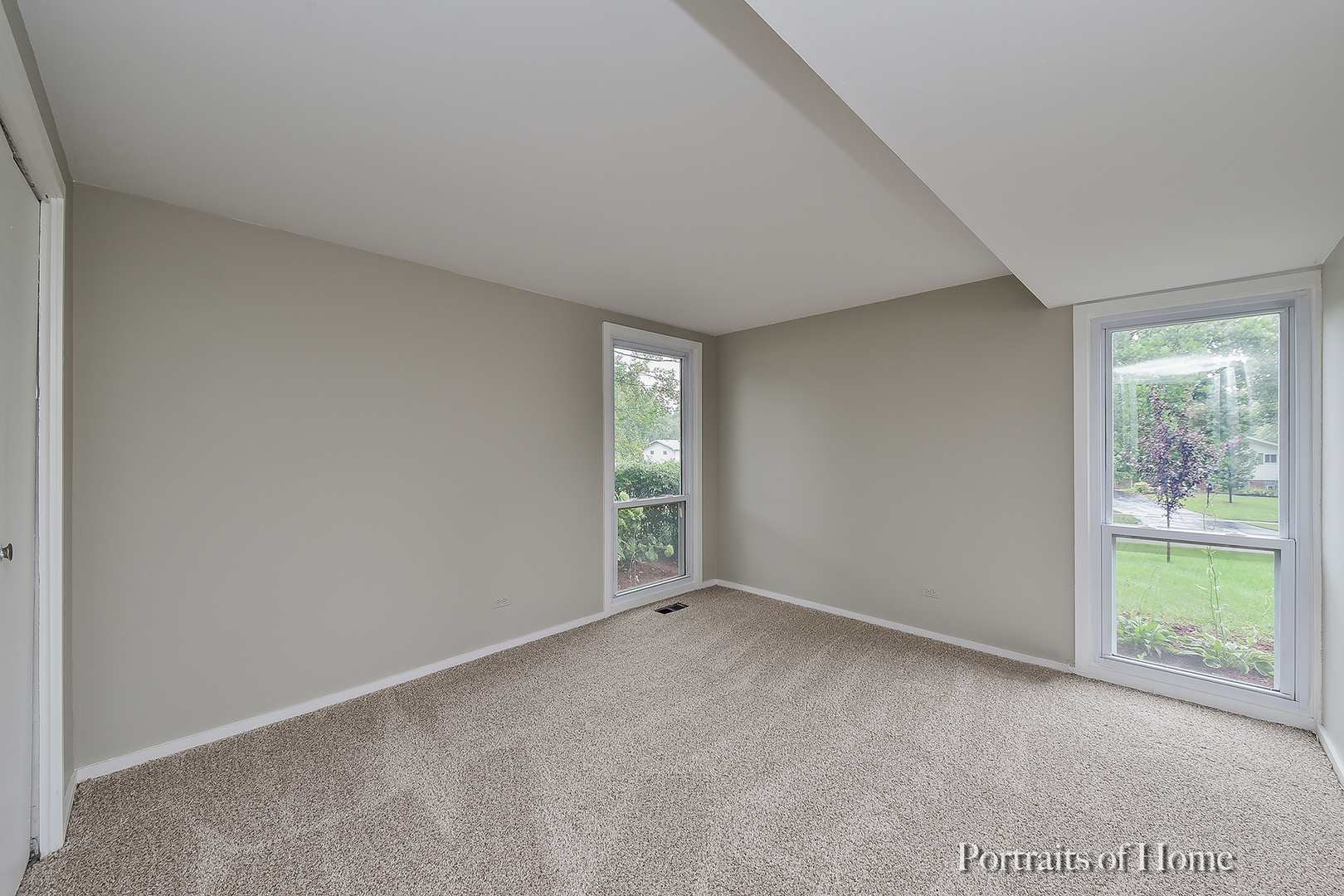 2S645 Bob O Link Road Lombard, IL 60148 - Photo 15 of 18 a view of an empty room with window