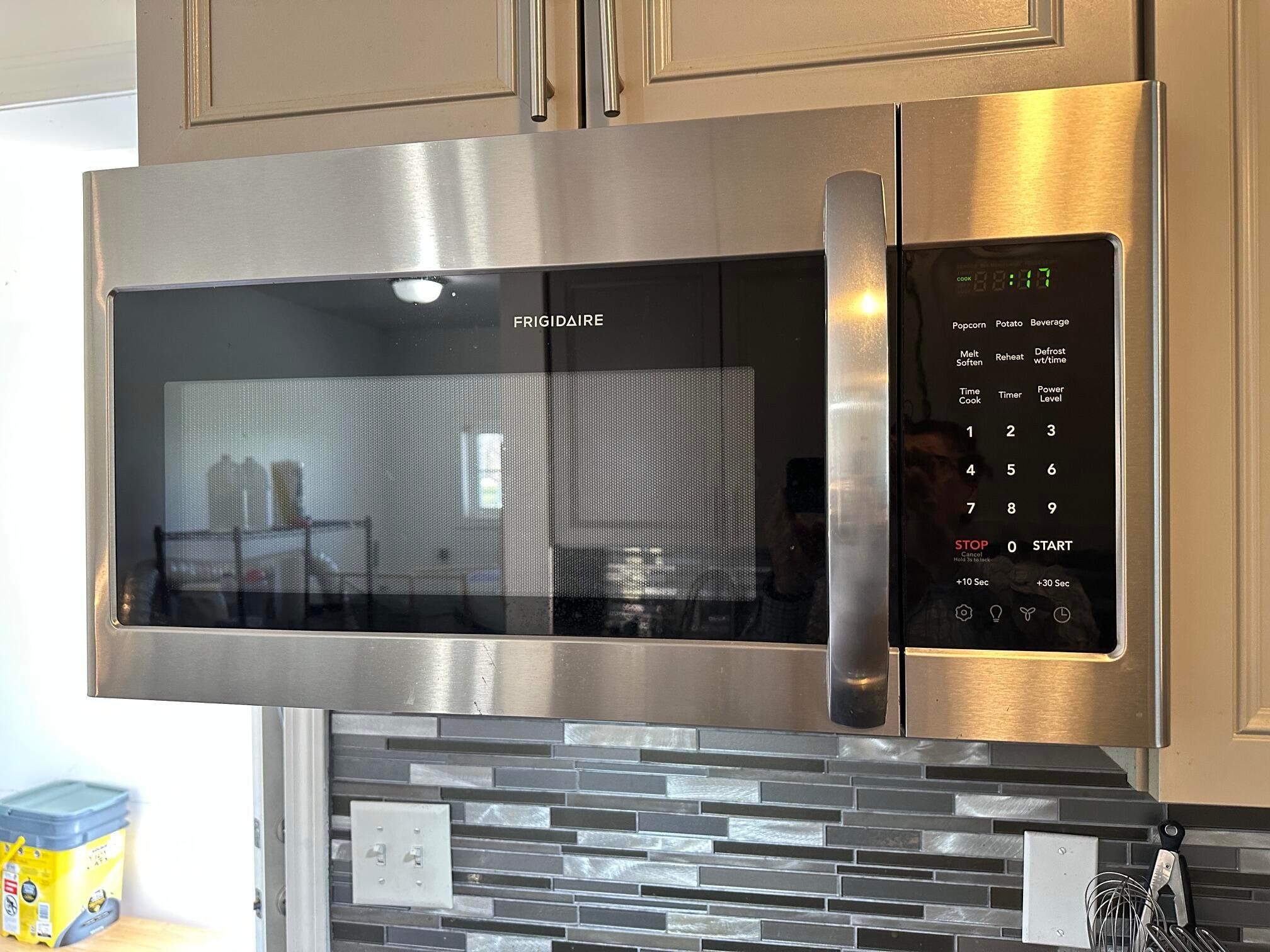 2960 Schwartz Road Columbus, OH 43232 - Photo 28 of 55 SS MICROWAVE OVEN