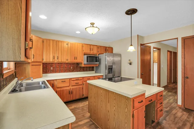 $369,900 | 605 North Craig Drive, Mahomet, IL 61853