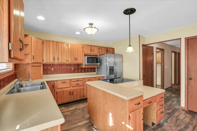 $369,900 | 605 North Craig Drive, Mahomet, IL 61853