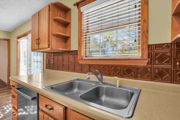 $339,900 | 605 North Craig Drive, Mahomet, IL 61853