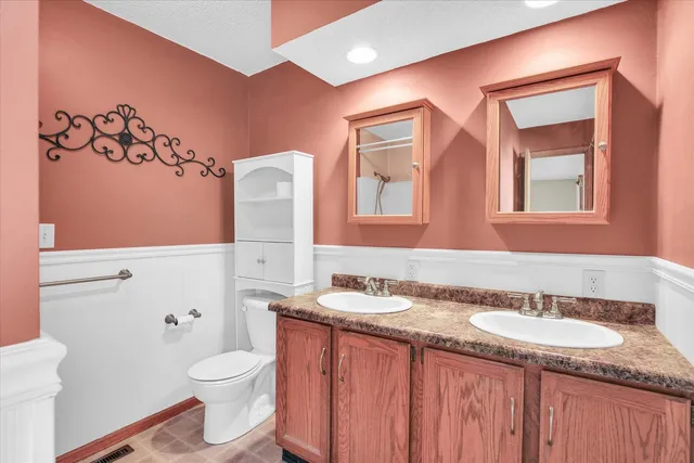 $369,900 | 605 North Craig Drive, Mahomet, IL 61853