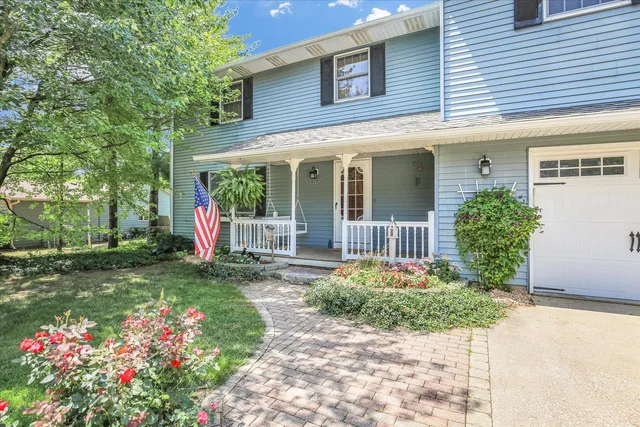 $369,900 | 605 North Craig Drive, Mahomet, IL 61853