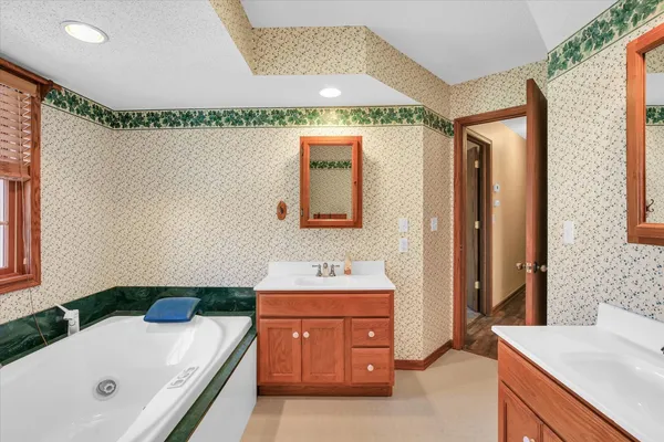 $339,900 | 605 North Craig Drive, Mahomet, IL 61853