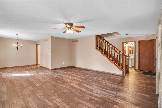 $369,900 | 605 North Craig Drive, Mahomet, IL 61853