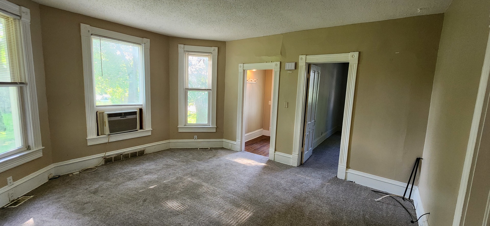 814 13th Avenue South Clinton, IA 52732 - Photo 3 of 18