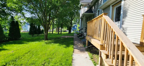 $850 | 814 13th Avenue South, Clinton, IA 52732