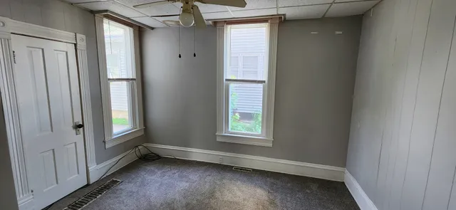 $750 | 814 13th Avenue South, Clinton, IA 52732