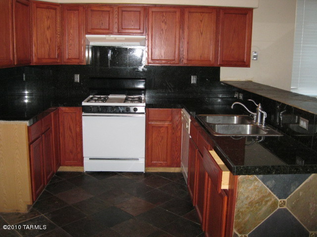 9149 East Dawn Post Road Tucson, AZ 85749 - Photo 2 of 12