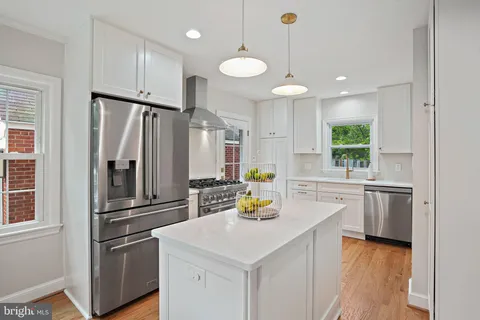 $1,295,000 | 3305 Chestnut Street Northwest, Washington, DC 20015