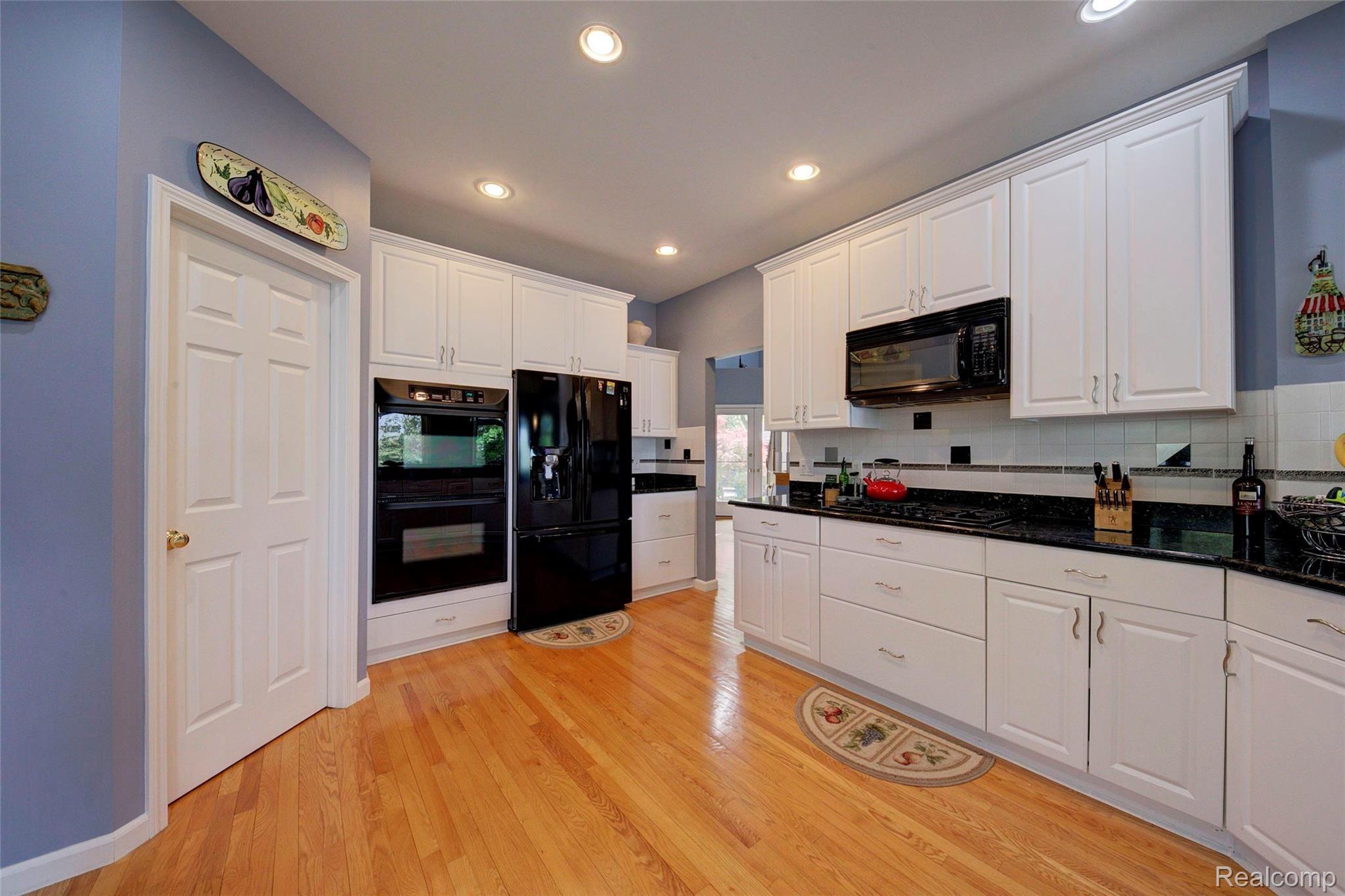 2901 Ridge Road White Lake, MI 48383 - Photo 33 of 86 4H8A3757_8_9.jpg