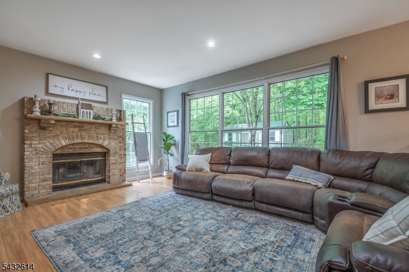 15 Gary Court Flanders, NJ 07836 - Photo 3 of 32