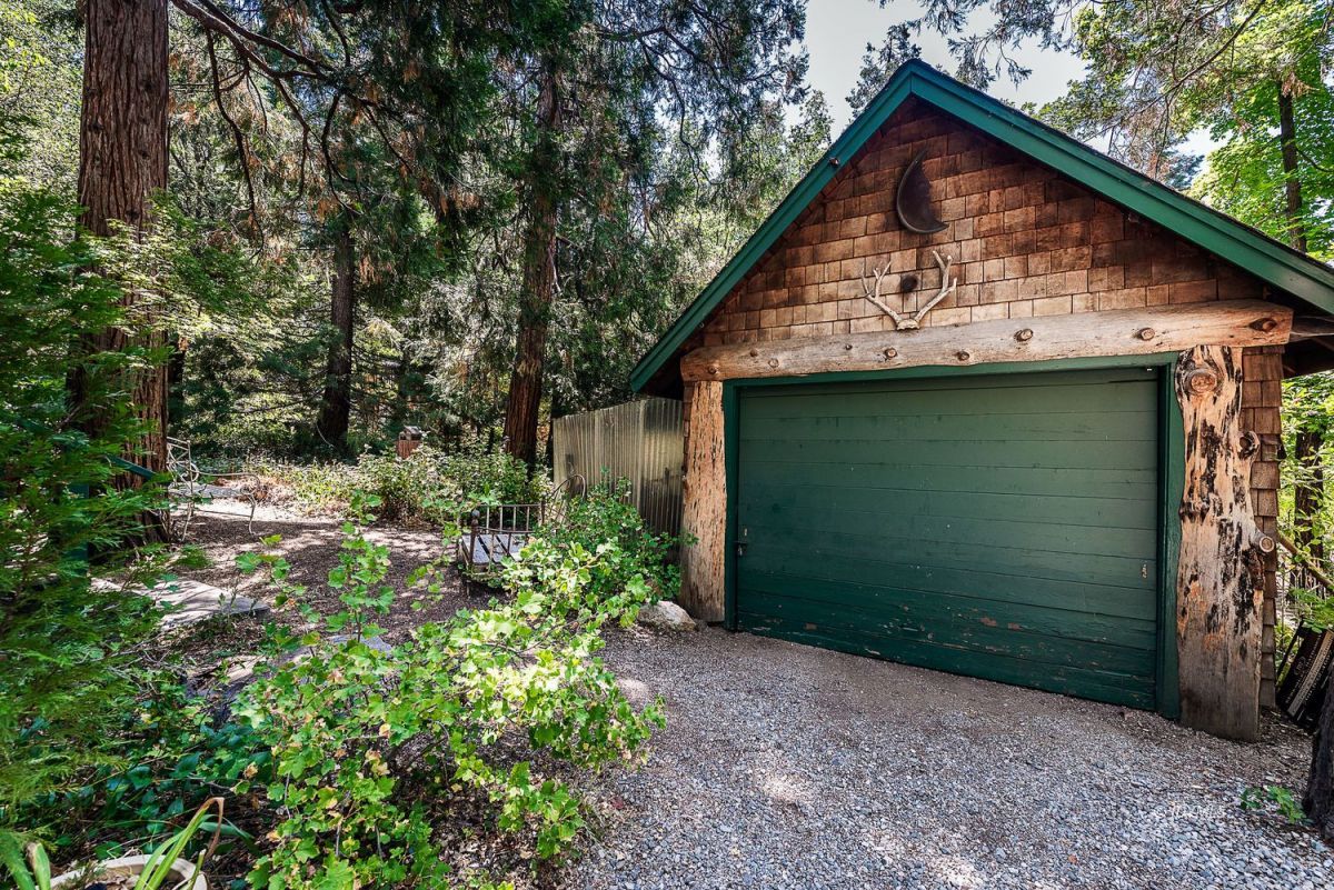 25440 Fern Valley Road Idyllwild, CA 92549 - Photo 30 of 32 a view of a backyard of the house