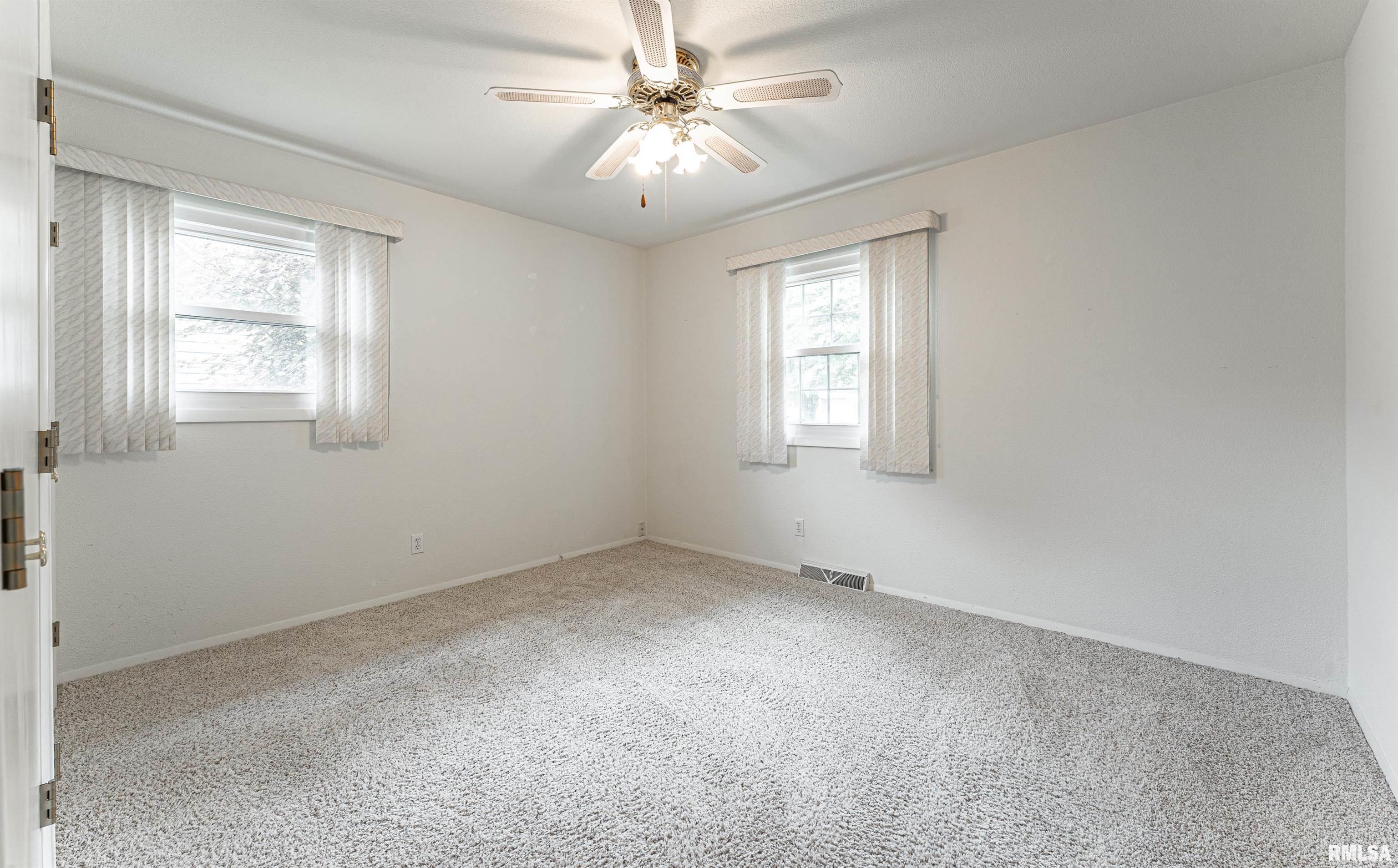 1504 Rutledge Drive Lincoln, IL 62656 - Photo 22 of 43 Gallery Image 22