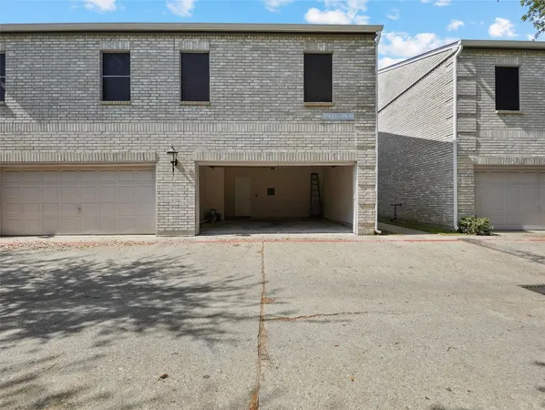 $1,600 | 17641 Red Oak Drive, Unit 641, Houston, TX 77090