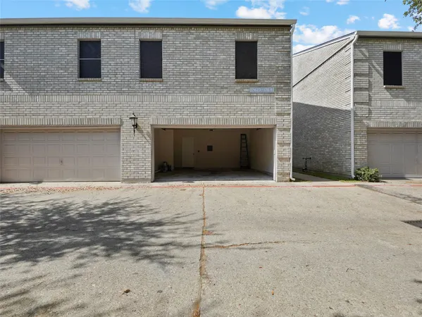 $1,600 | 17641 Red Oak Drive, Unit 641, Houston, TX 77090