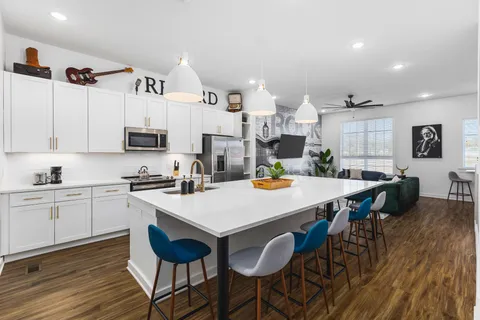 $825,000 | 738 Douglas Avenue, Unit 4, Nashville, TN 37207