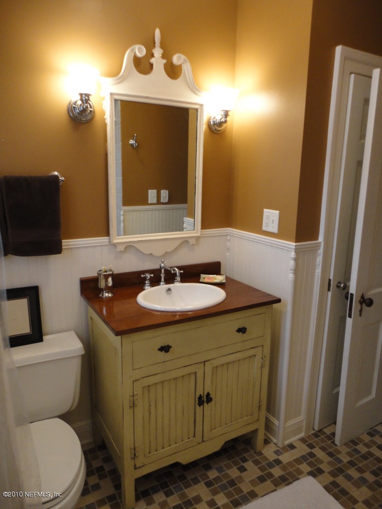 1417 Mapleton Road Jacksonville, FL 32207 - Photo 11 of 17 Vanity & Shower to Master Bath