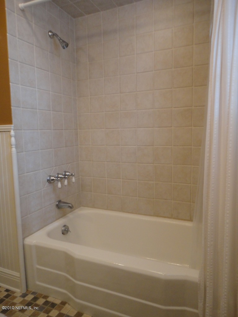 1417 Mapleton Road Jacksonville, FL 32207 - Photo 12 of 17 Shower with New Tile