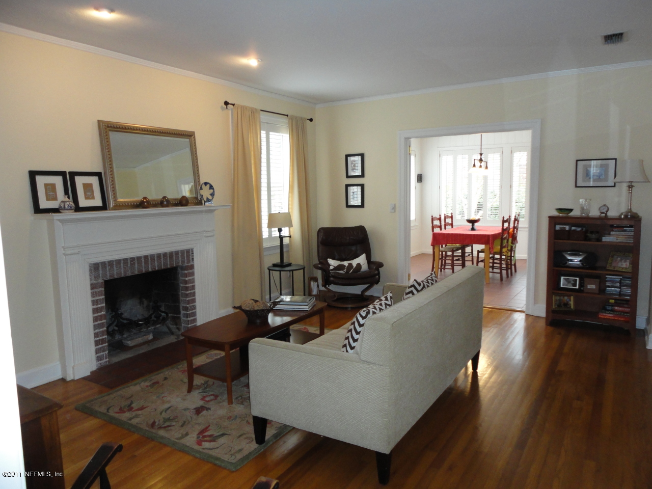 1417 Mapleton Road Jacksonville, FL 32207 - Photo 3 of 17 Formal Living Room