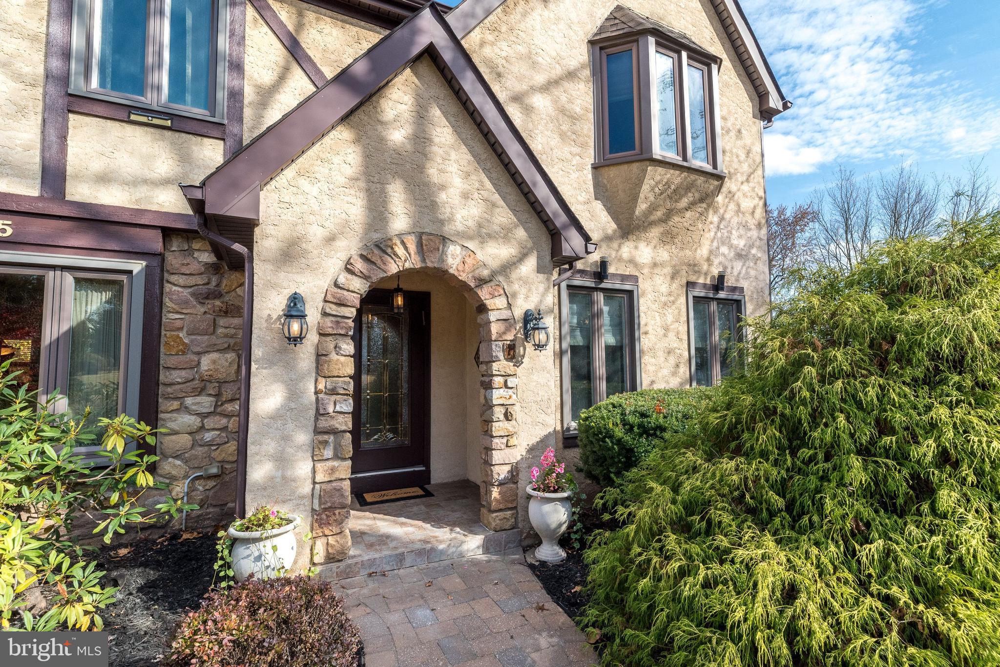 2075 Pioneer Road Huntingdon Valley, PA 19006 - Photo 3 of 58 Gallery Image 3